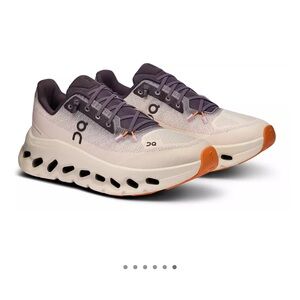 On Running Women's Running Shoes - Cream and Gray